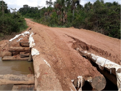 Em Tapurah, a ponte que liga o município a Nova Maringá está totalmente intrafegável